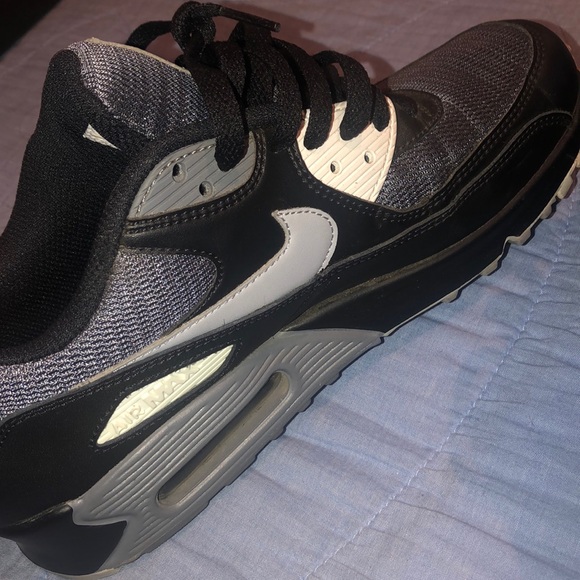 Nike Air Max 90’s - Picture 4 of 5